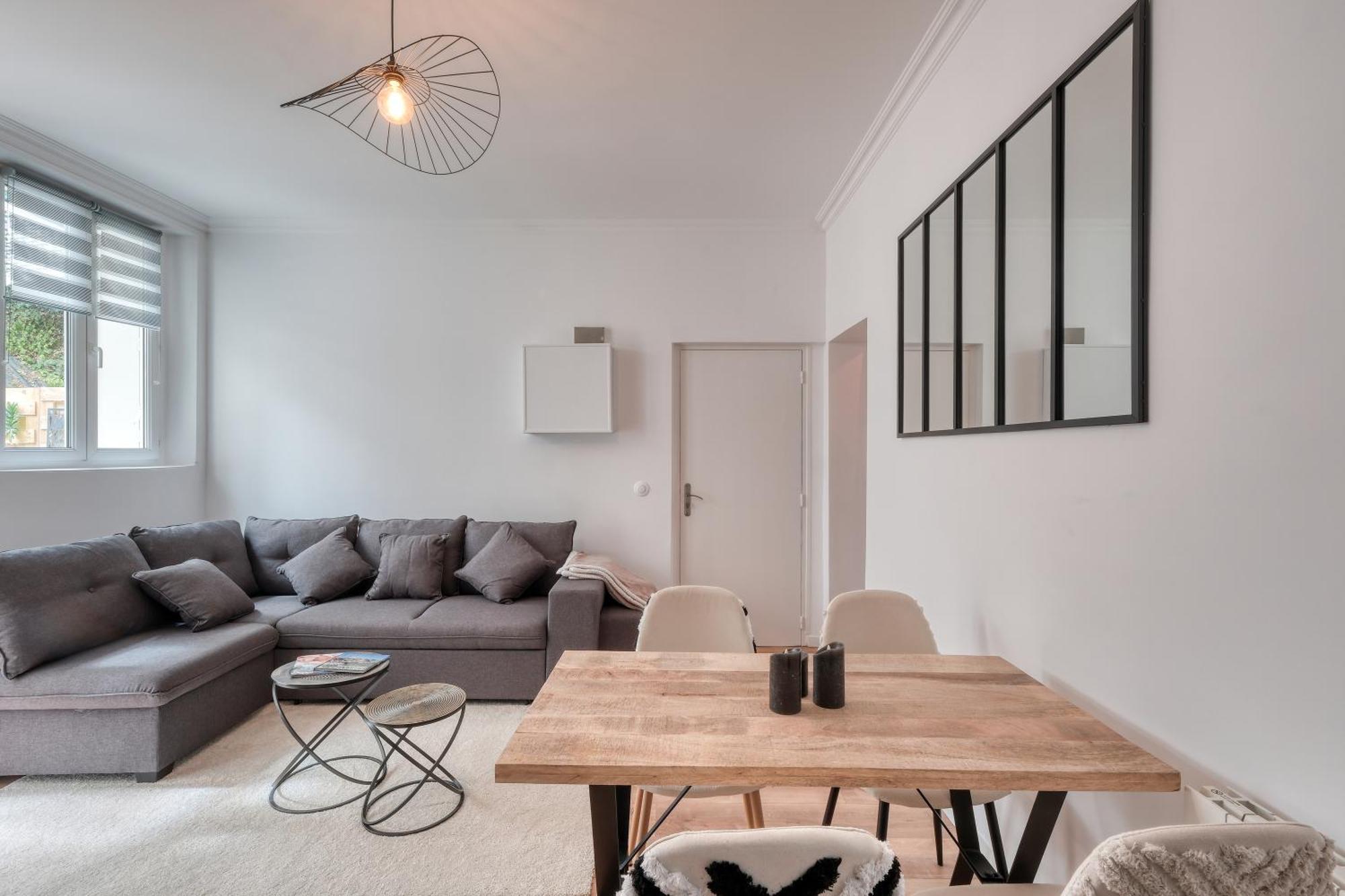Superbe 2 Pieces Avec Jacuzzi Privatif Face Gare Proche Cathedrale Apartment Chartres Bagian luar foto